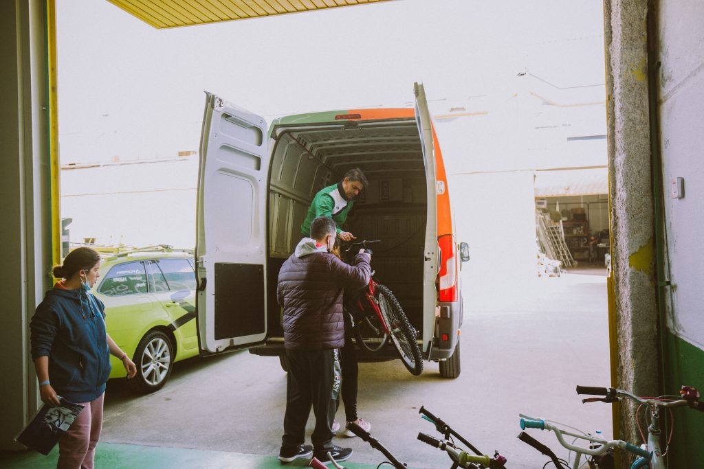 Los Chicos De La De Pinto Concretan La Carga Que Bicis Para La Vida