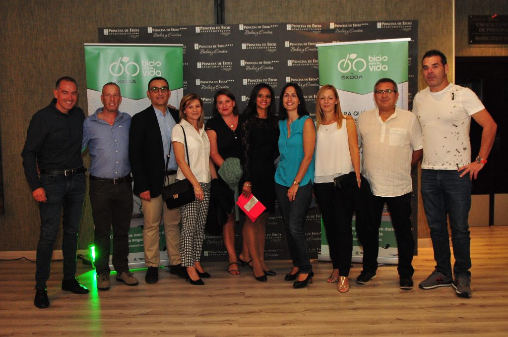Moma Bikes dona 86 bicicletas a Bicis para la Vida by ŠKODA - Fundacion  Alberto Contador